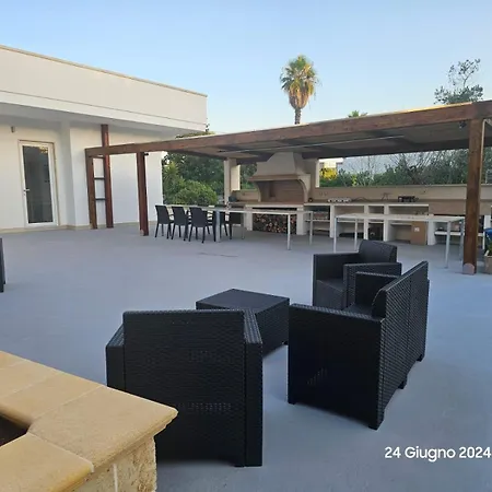 The Glass Santa Maria Al Bagno Villa